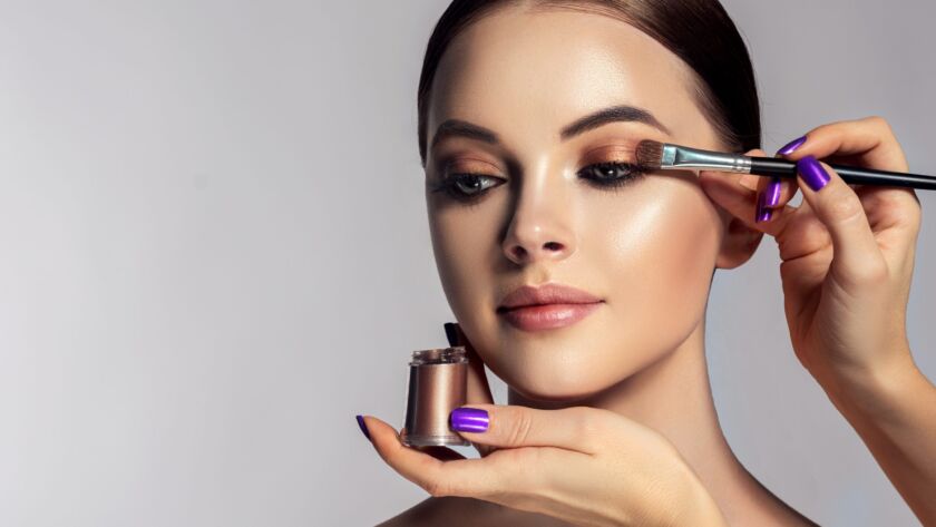 maquillaje-y-maquillaje-profesional-1-scaled